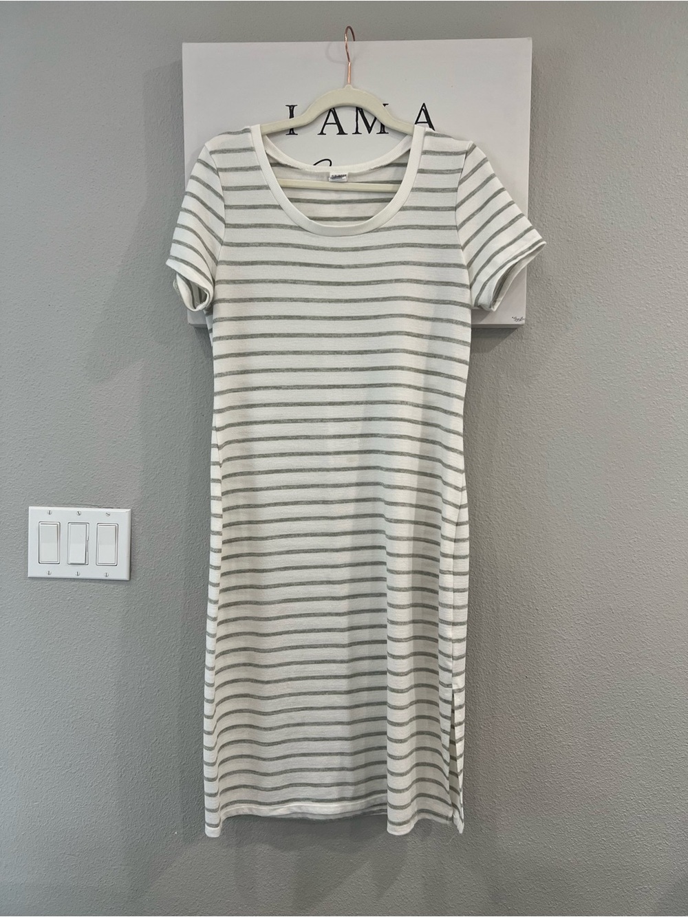 Striped Short-Sleeve Casual Dress in White and Light Gray knitted size xl